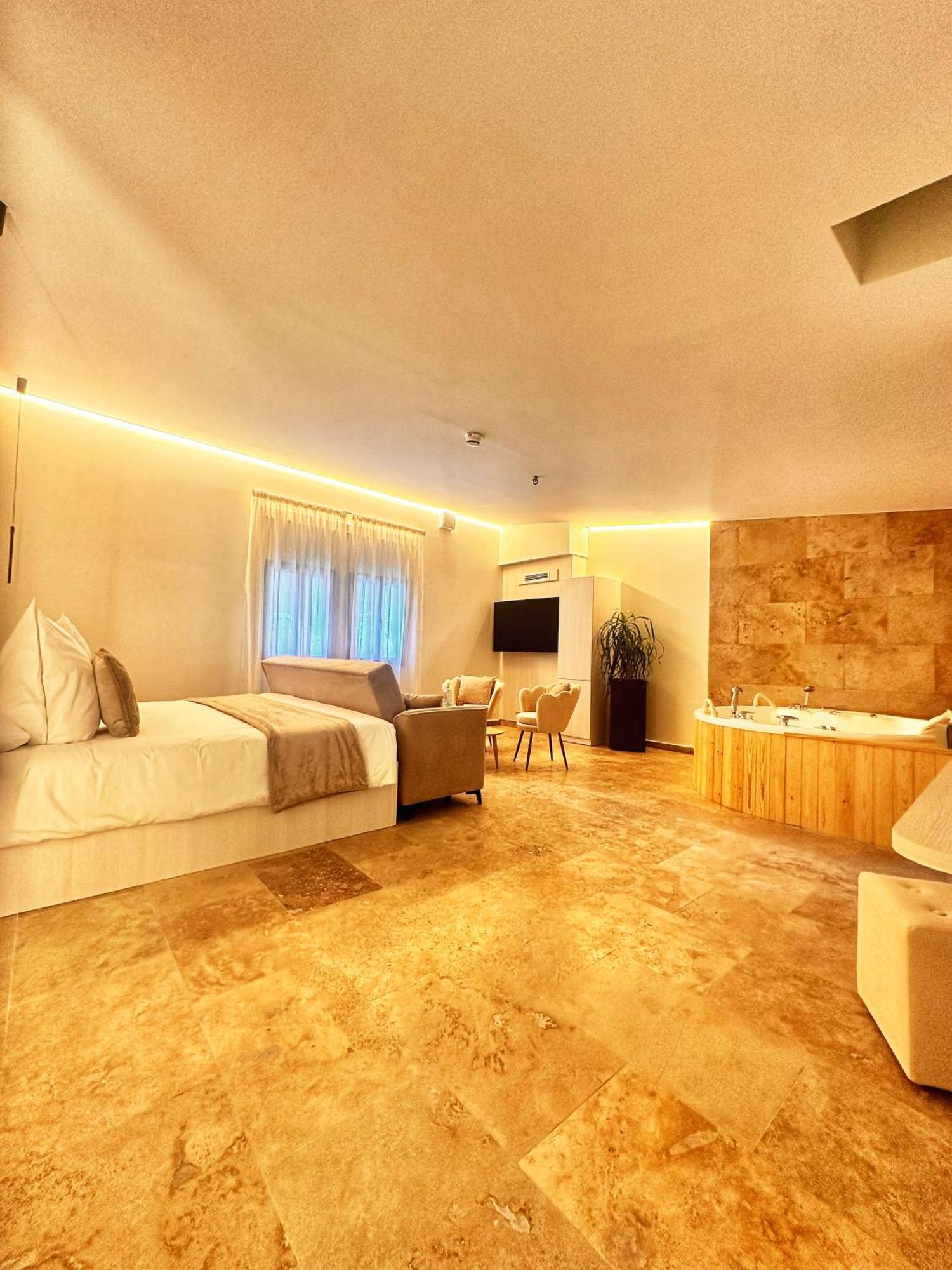 Boutique Hotel Comtal Empuries Roses Exterior photo