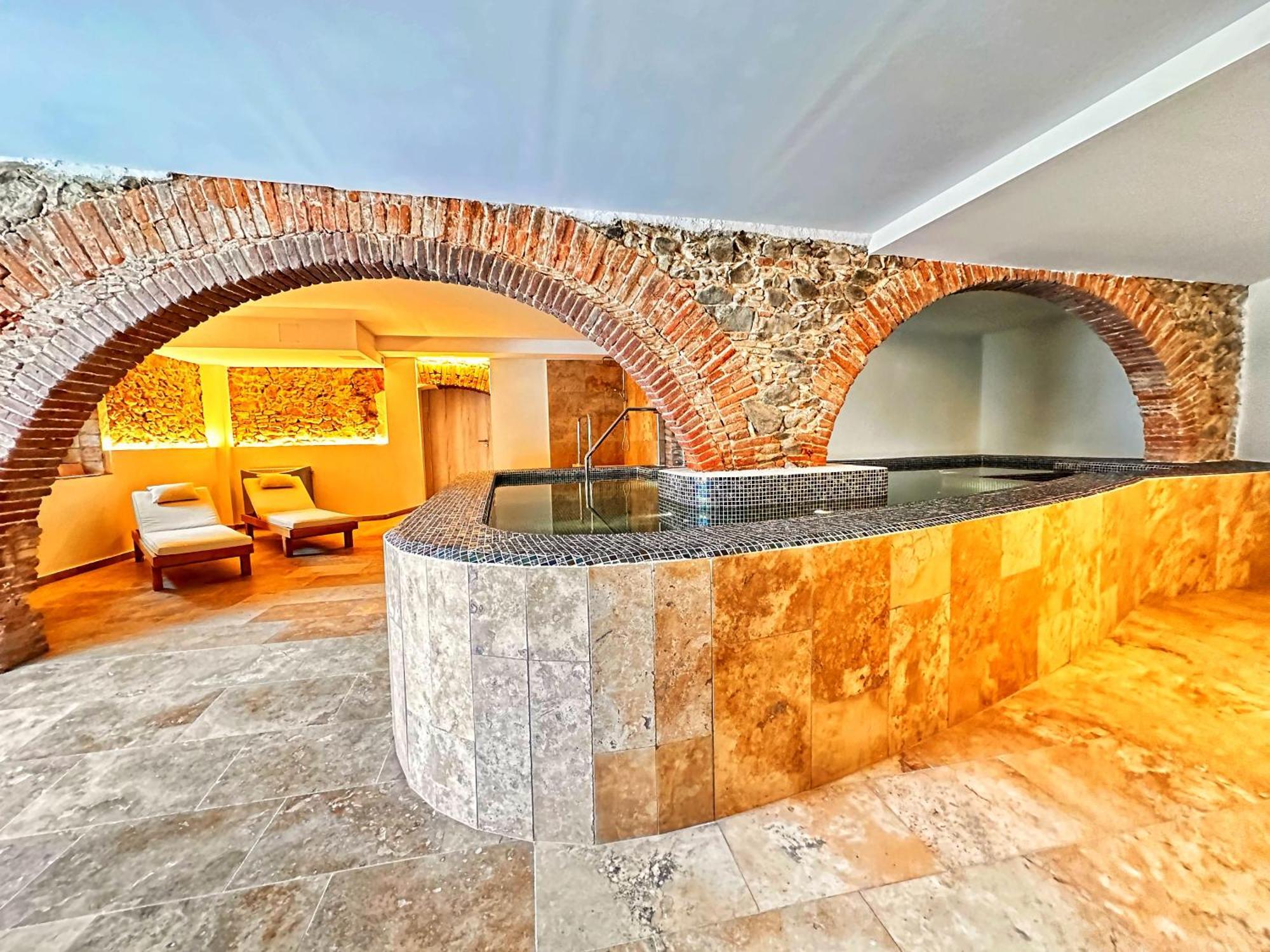 Boutique Hotel Comtal Empuries Roses Exterior photo